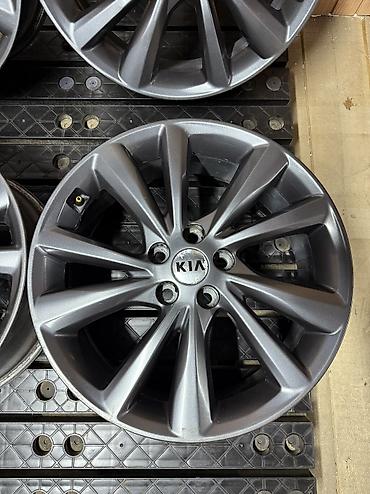 wheel: Литые Диски R 19 Kia, Комплект, отверстий - 5, Б/у — 5