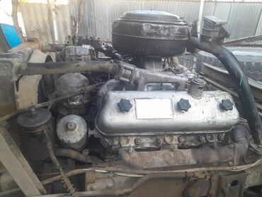 Yük maşınları: Mavi rəngli MAZ 500 yük maşını. Bu model öz dayanıqlığı və — 4