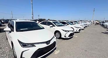 byd e1: Toyota Corolla: 2021 г., 1.8 л, Вариатор, Гибрид, Седан — 6