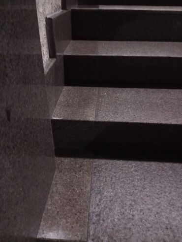 Фасадные гранитные плитки: Принимаем заказ подоконник и лестницы делаем Гранит отличается высокой — 21