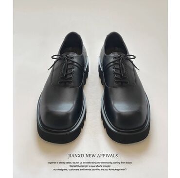 красные детские туфли: Продаю обувь по себестоимости! Новая классическая обувь (мужская)