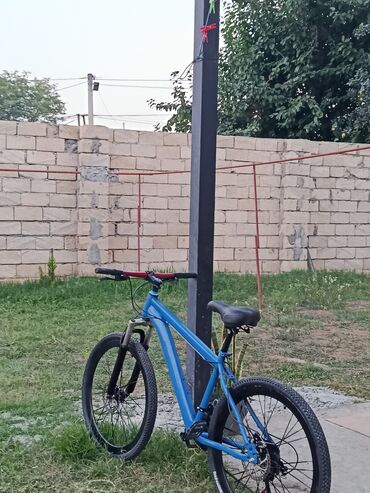 Музыкальные инструменты: Dağ/şəhər tipli velosiped - Rəng: mavi Yüngül, çevik və gündəlik