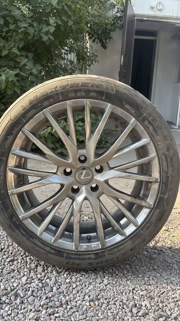 колесо для шиншиллы: Дөңгөлөктөр монтажда 245 / 40 / R 20, Жай, 1 даана, Жеңил унаалар, Куйма, тешиктери - 5