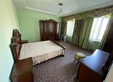 Долгосрочная аренда домов: 300 м², 7 комнат — 12