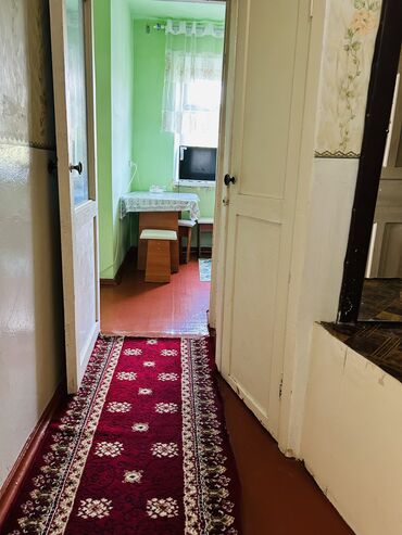 скупщики квартир: 2 комнаты, 43 м², 104 серия, 3 этаж, Косметический ремонт