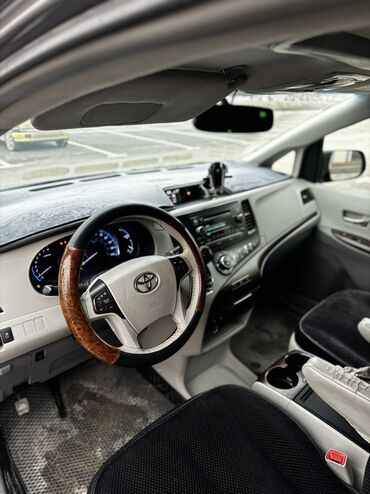 Toyota: Toyota Sienna: 2013 г., 3.5 л, Автомат, Бензин, Минивэн — 7