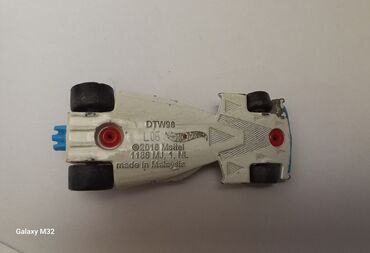 Игрушки: Продаю машинки хот вилс ( на обороте написано). покупаете первые 4 at lalafo.kg — 27 Игрушки: Продаю машинки хот вилс ( на обороте написано). покупаете первые 4 — 27