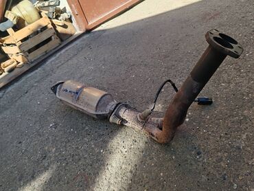 Auto delovi: Prednja grana auspuha sa loncom i lamda sondom Lada 112. Polovno — 10