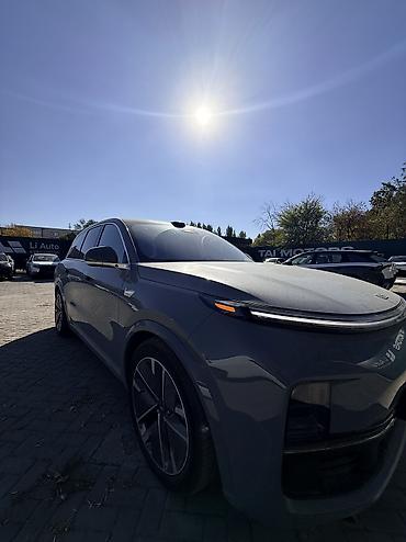 Lixiang: Lixiang L8: 2025 г., 1.5 л, Автомат, Электромобиль, Кроссовер — 2