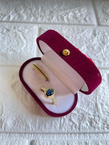 Prstenje: Vel 10
Cena 1300din — 1