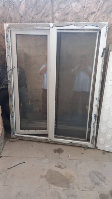 qapl pencere: İşlənmiş İki qat şüşə paketi Plastik pəncərə, Еni: 110 sm, Uzunluğu: 153 sm, Ödənişli quraşdırma