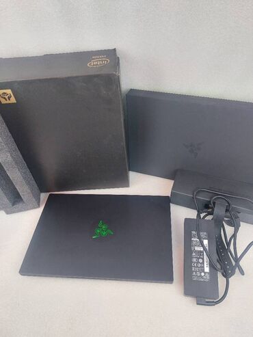 игровой ноутбук в рассрочку: Razer Blade RTX2080 8gb, Intel Core i7, 16 ГБ ОЗУ, 15.6 "