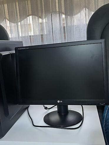LG Flatron W1953S monitor - Ekran: 19" (təxmini 18.5–19”), geniş