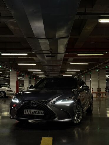Lexus: Lexus ES: 2019 г., 2.5 л, Вариатор, Гибрид, Седан