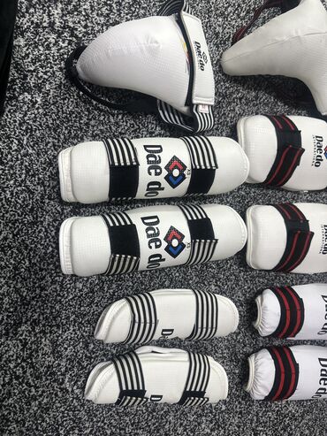 Спортивная форма: Кимоно, добок для тхэквондо Adidas (комплект из куртки, брюк и белого — 7