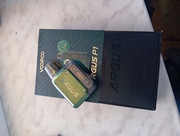 Qəlyan, vayp və aksesuarları: VOOPOO Argus P1 elektron siqareti, yığcam dizaynı və yaşıl rəngi ilə