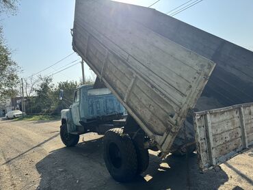 Yük maşınları: Yük maşını – GAZ (kabinə və ön hissə klassik GAZ-53/52 tipli), arxa — 17