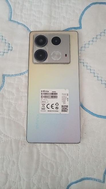 samsung 2 ci el: Infinix 256 GB, rəng - Gümüşü, Sensor — 1
