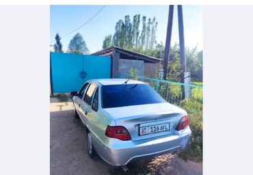 нексия срочно: Daewoo : 2010 г., 1.6 л, Механика, Бензин, Седан