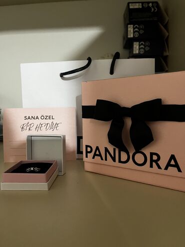 Üzüklər: Üzük, Pandora, Gümüş lalafo.az -da Üzüklər: Üzük, Pandora, Gümüş