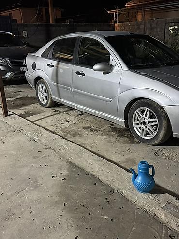 Ford Focus: 2000 г., 2 л, Автомат, Бензин, Седан