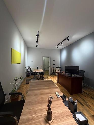 взять офис в аренду: İcarəyə verilir 1 otaqlı ofis 30 m², Nizami m. Daha 7 şəklə bax — 2