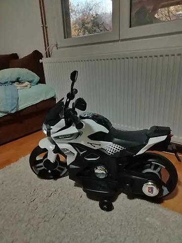 bager igracka za decu: Električni motor za decu – sportski dizajn, crno-beli - Pogon na — 5