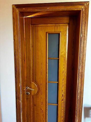 plintuslar: İç qapılar – təbii şam ağacından, şüşəli model - Material: massiv şam — 1