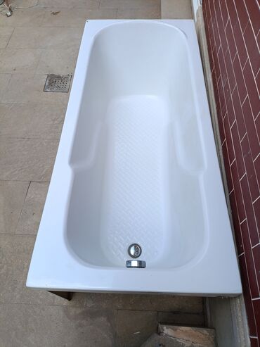 Другая сантехника: Ağ rəngdə düzbucaqlı vanna. Hamam otaqları üçün uyğun olan bu vanna