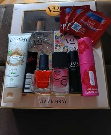 Šminka: Set kozmetike – više brendova Sadržaj: - Vivian Gray poklon set — 1