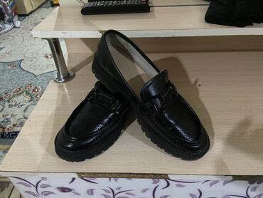обувь лоферы: Лоферы размер 39
Цена 1500с