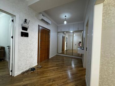 Uzunmüddətli kirayə mənzillər: Ağ şəhərdə 2 otaqlı əla təmirli mənzil kirayə verilir. Mənzil tam — 15