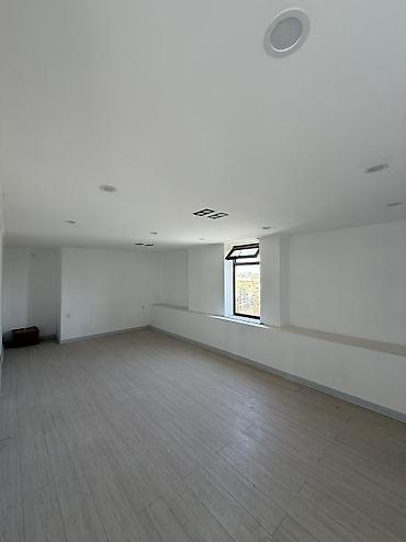 Продажа коттеджей и домов: 🏡 Продается дом 📐 Участок - 8,3 соток 🌳 На участке 3 постройки: - — 9
