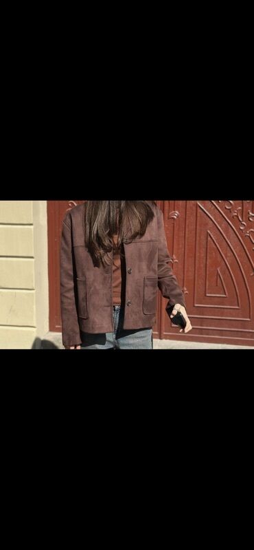 uzun jaketlər: Qadınlar üçün şık qısa jaket - Rəng: tünd qəhvəyi - Material