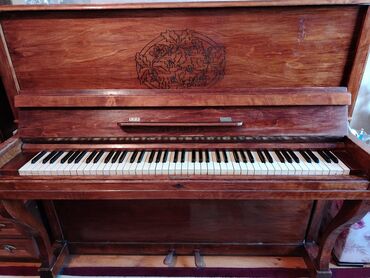 belarus: Piano, Belarus, Akustik
