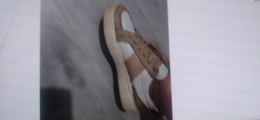 Women's Sneakers and athletic shoes: Кроссы 39./5 — 7