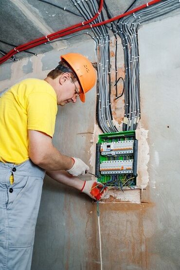 Электрики: Электрик | Электромонтажные работы, Прокладка, замена кабеля Больше 6 лет опыта