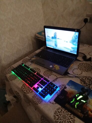 Noutbuklar üçün adapterlər: RGB işıqlı oyun klaviaturası - Tam ölçülü klaviatura, tam sıra