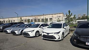 tayota karolla: Toyota Corolla: 2022 г., 1.8 л, Вариатор, Гибрид, Седан — 1