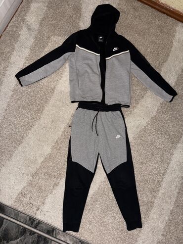 флисовые штаны: Мужской спортивный костюм, S (EU 36), M (EU 38), Nike, Б/у, цвет - Серый, Самовывоз, Платная доставка