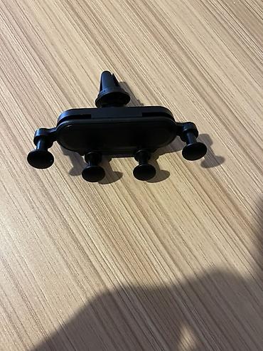 ot bağlaması: Avtomobil üçün havaçıxışına taxılan telefon tutacağı Stokda cəmi 3 — 4