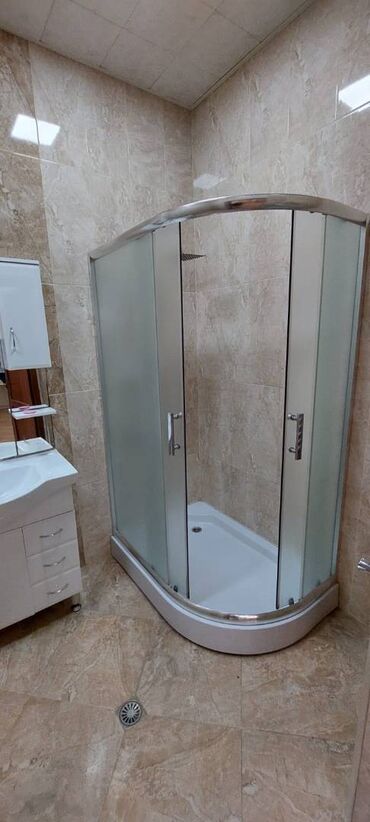 Uzunmüddətli kirayə mənzillər: Nizami rayonu,Koroğlu metrosu,Yeni tikilinin 8-ci mərtəbəsində,3 — 8