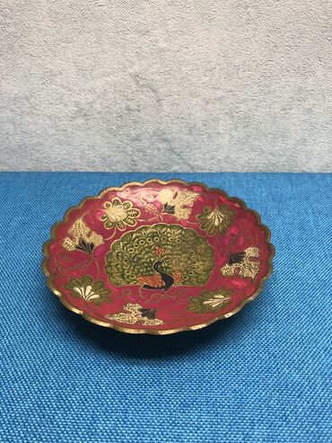 Sikkələr: Antik Latun Nelbeki ve murebbe qabi qiymet 1 eded ucun . 3 eded var — 4