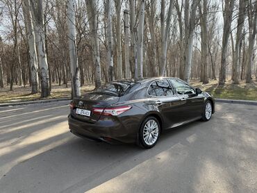 Toyota: Toyota Camry: 2018 г., 2.5 л, Вариатор, Гибрид, Седан