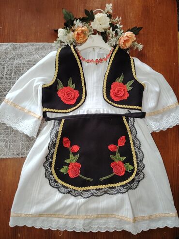 Kompleti: Ručno izrađeni kompleti za krštenje od bele pamučne tkanine (tanak — 10