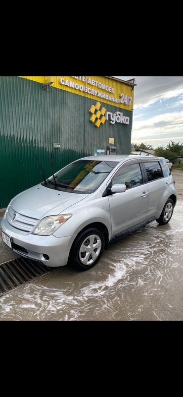 Toyota: Toyota ist: 2002 г., 1.5 л, Автомат, Бензин