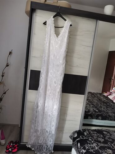 369 oglasa | lalafo.rs: Naručena sivena za vencanje nova bela cipkasta haljina sa postavom