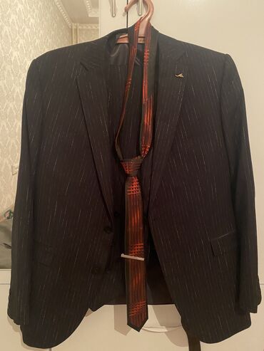 черный галстук: Костюм L (EU 40), цвет - Черный