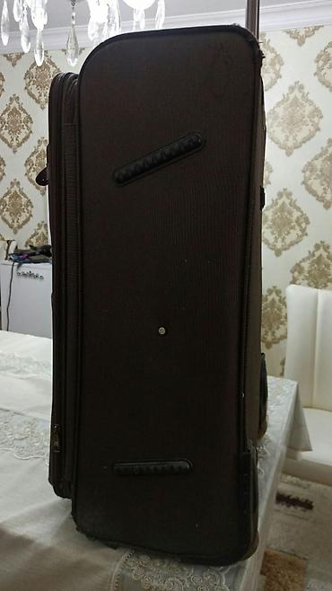 son model cantalar: Böyük ölçülü təkərli səyahət çamadan satılır. qiymət 30 manat. Sadəcə — 2
