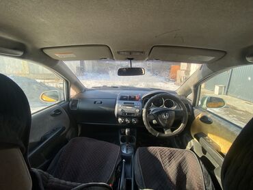 паста б 3: Honda Fit: 2001 г., 1.3 л, Автомат, Бензин